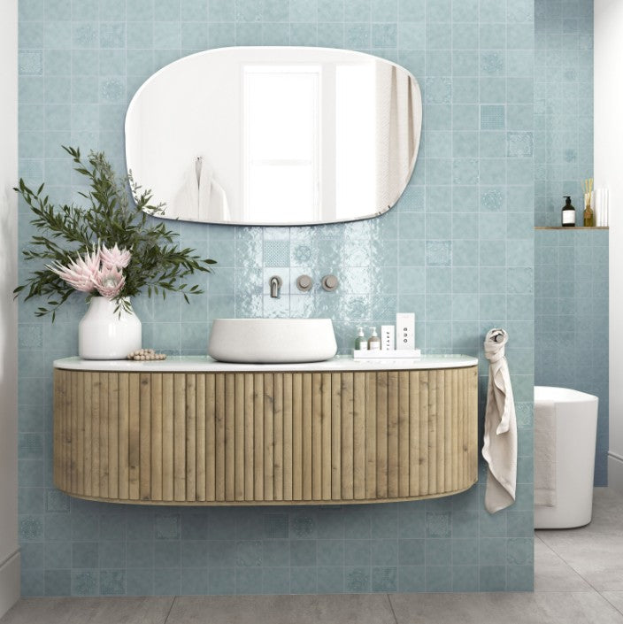 Découvrez notre sélection de carrelage mural et sol pour salle de bain : effet marbre, pierre ou béton. Esthétique, antidérapant et facile à entretenir.