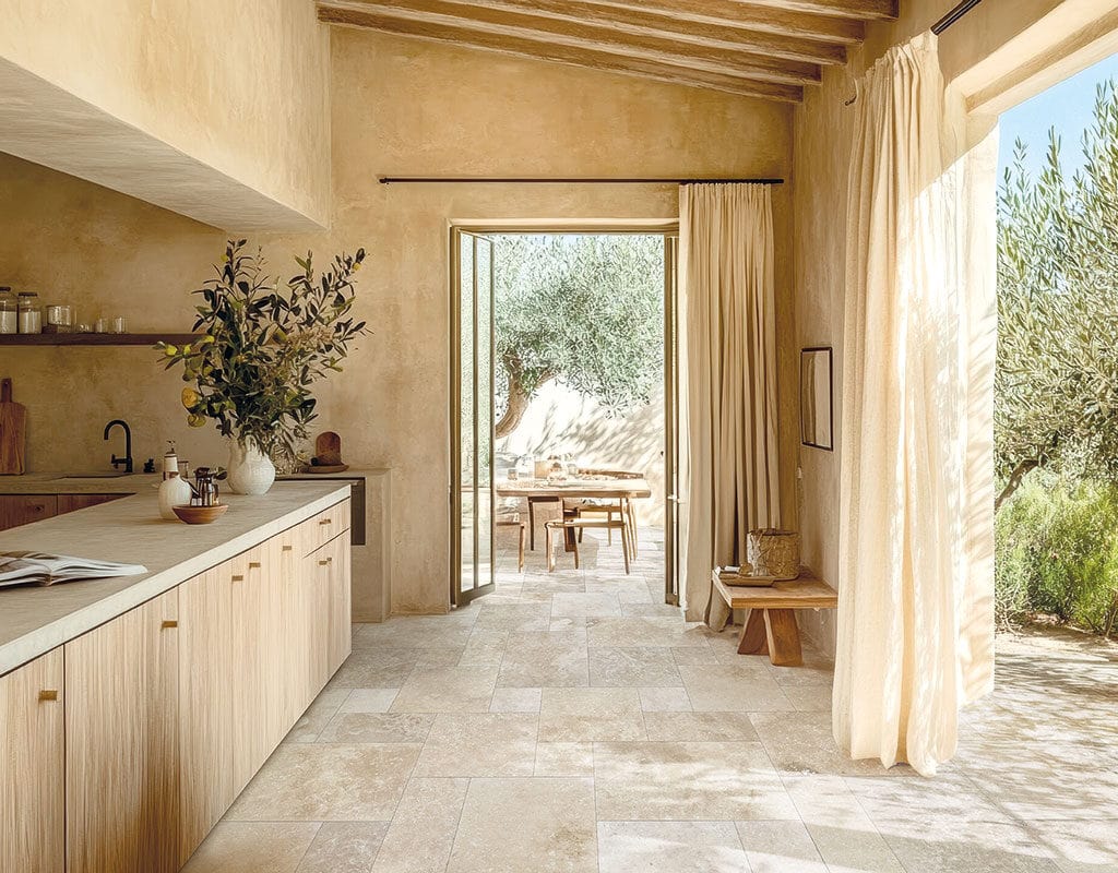 Amb-Opus-Travertino-Classic-1024x800-min.jpg