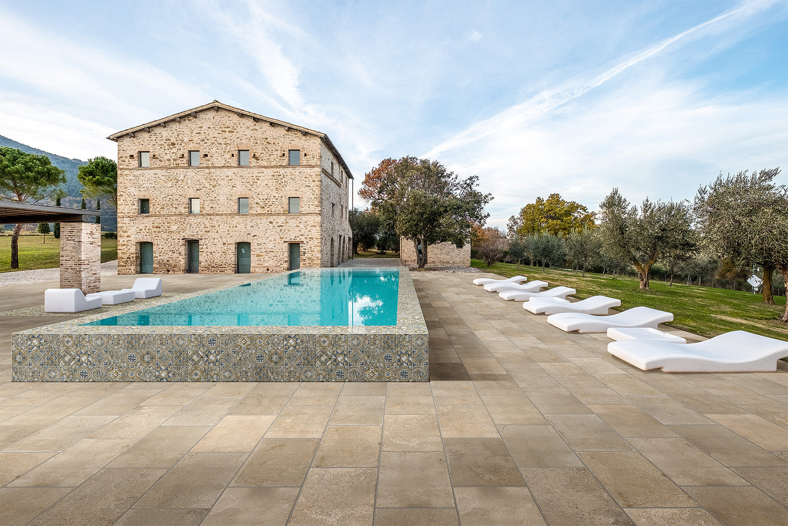 Carrelage extérieur : antidérapant, résistant et esthétique