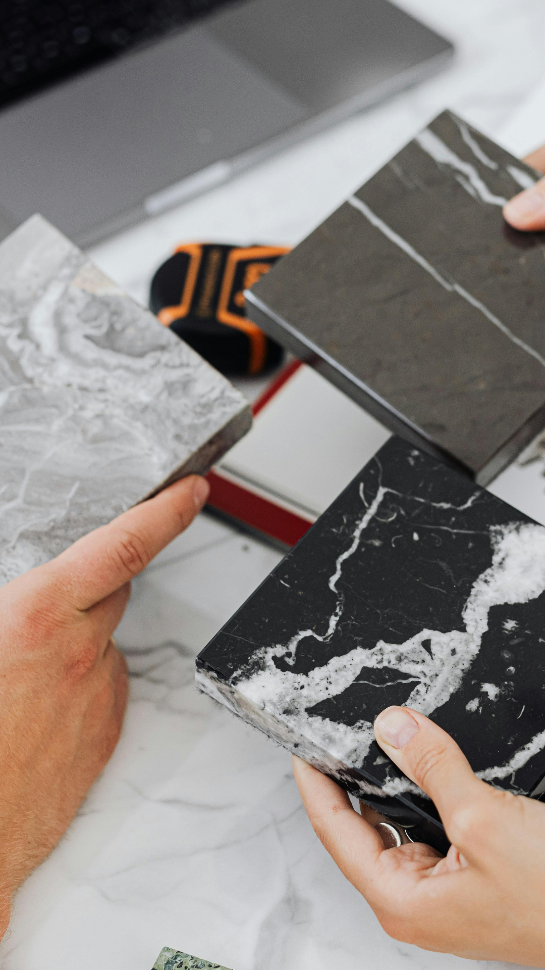 Carrelage en appartement : acoustique, sous-couche, contraintes et solutions (bruits d’impact)