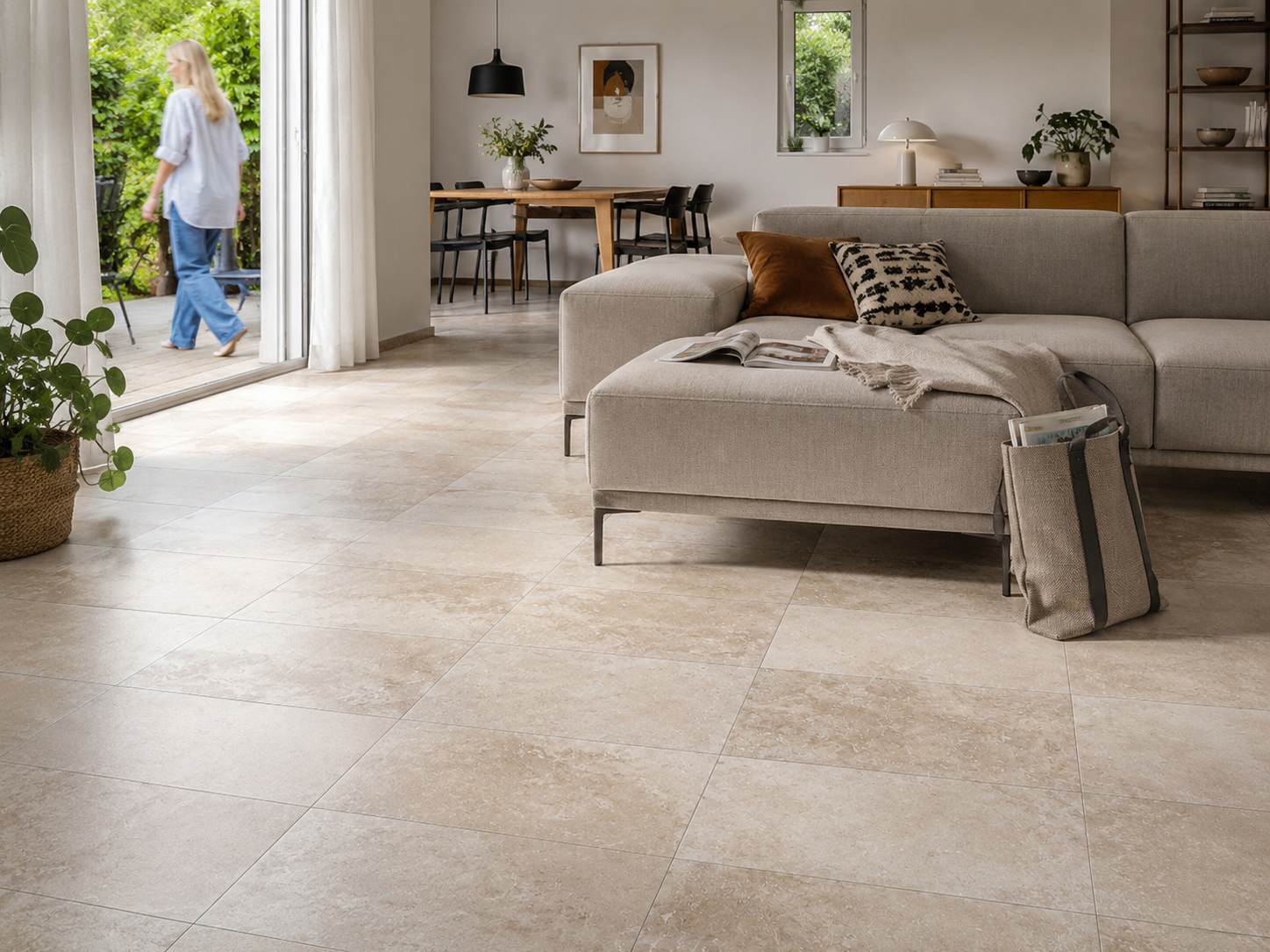 Carrelage extérieur près de Béziers : comment choisir le bon revêtement pour votre terrasse ou piscine ?