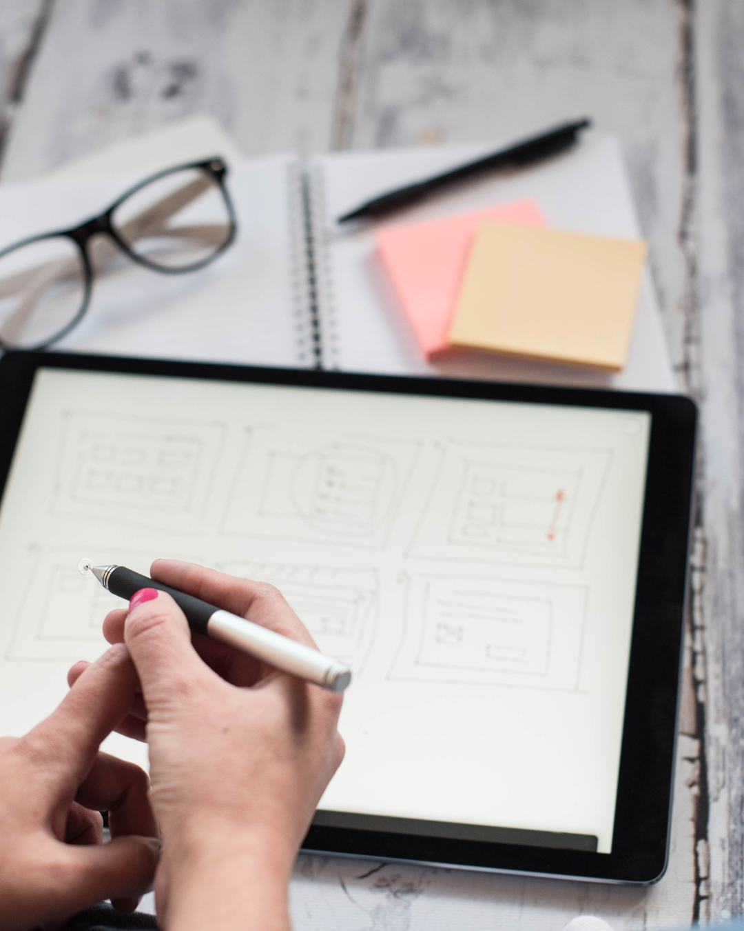 Calepinage carrelage : la méthode pro pour un rendu haut de gamme (axes, alignements, symétrie)