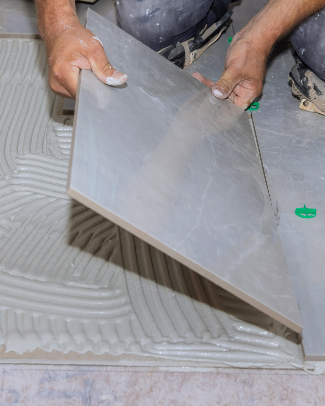 Comment choisir la bonne colle pour poser son carrelage ?