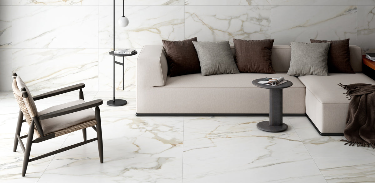 Venato Gold posé dans une ambiance intérieure