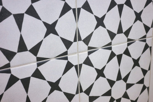 CUBAN WHITE ORNATE / 22,3x22,3 cm