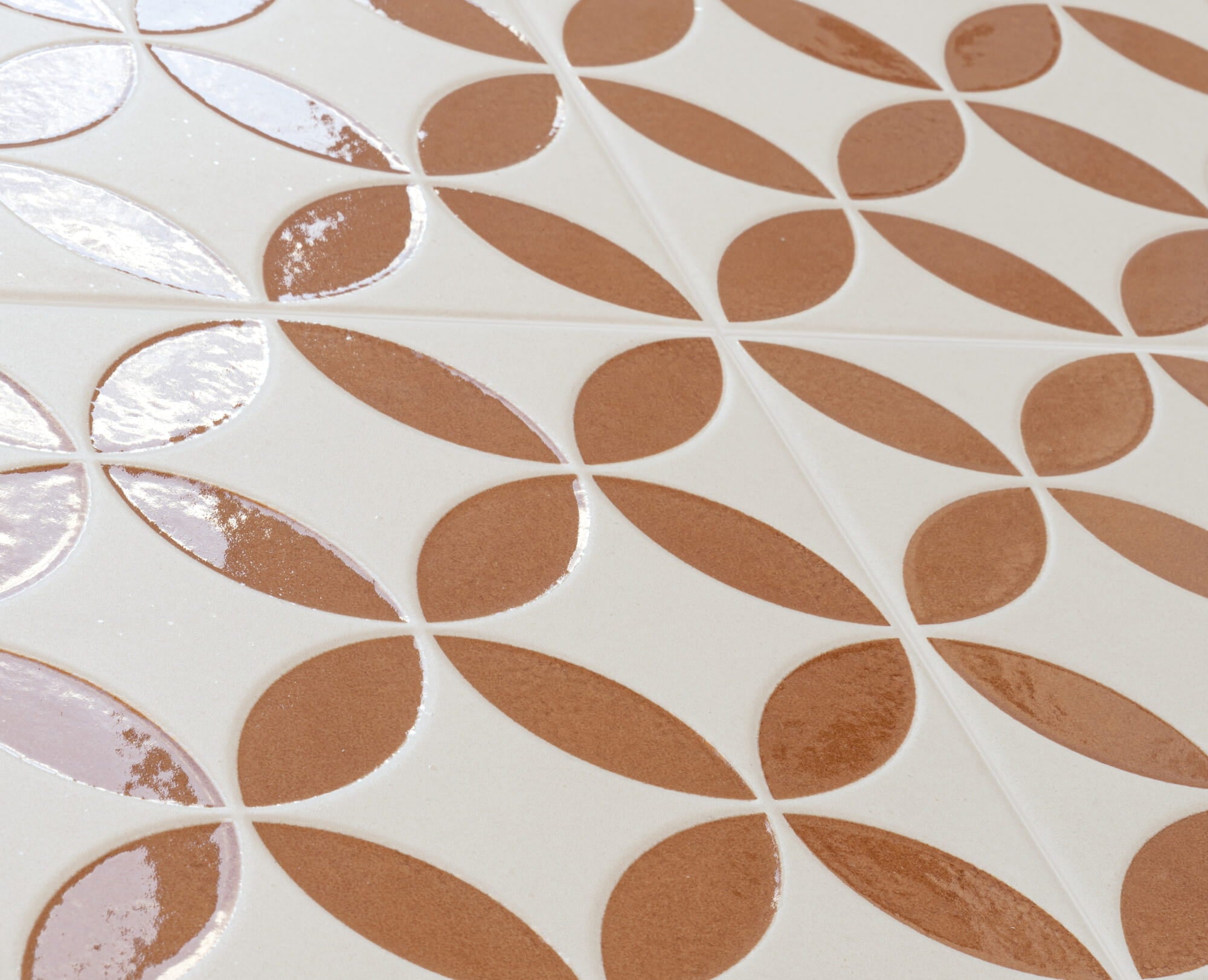 Mayari Clay Petal carrelage décoratif mat 22,3x22,3