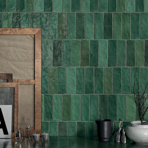 Riad Green – Faïence murale verte brillante 6,50x20 cm