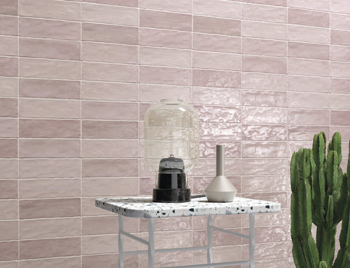 Riad Pink – Faïence murale rose poudré brillante 6,50x20 cm