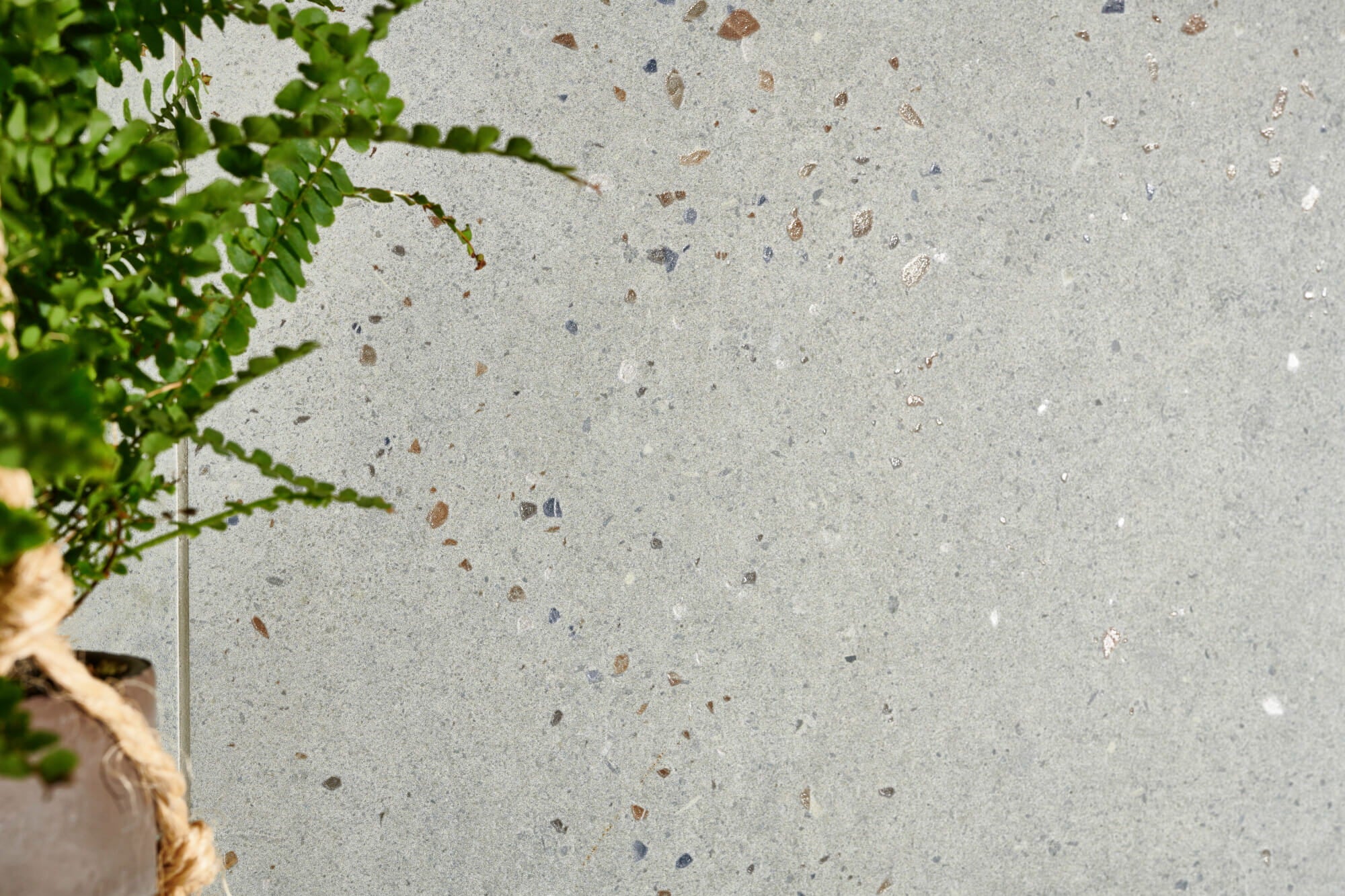 SENSA GREEN : carrelage effet micro terrazzo mat 90x90