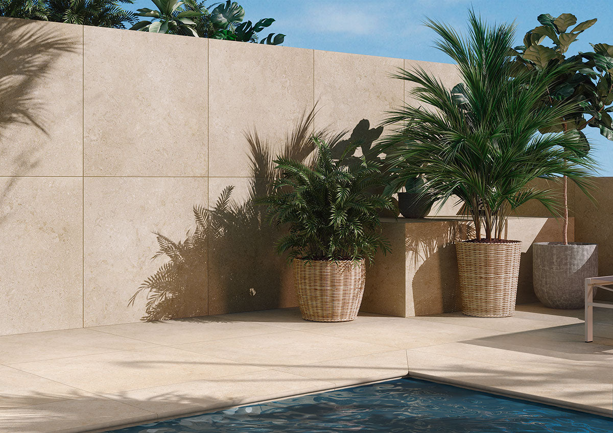 Dalle effet pierre Colosseo Plus Beige 2 cm 90x90 cm - mise en situation
